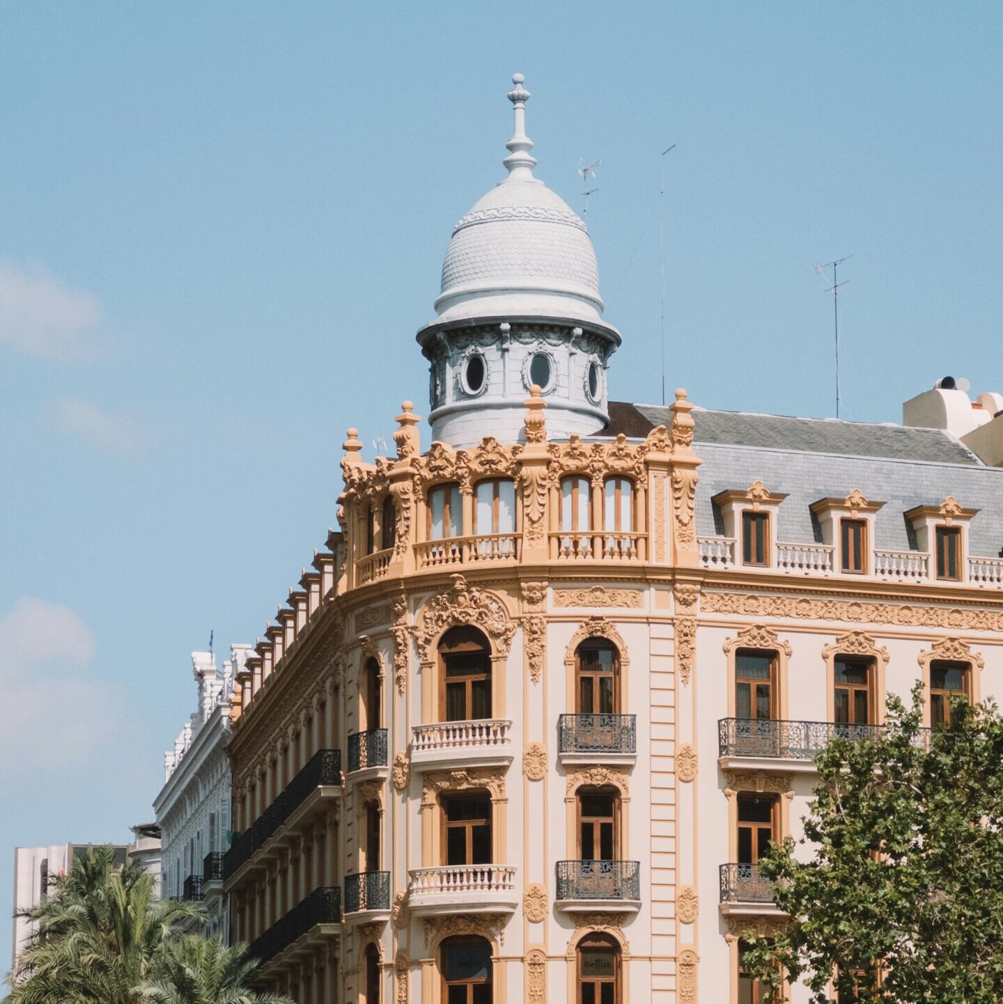 Investeren in Valencia: Waarom Nu het Perfecte Moment is